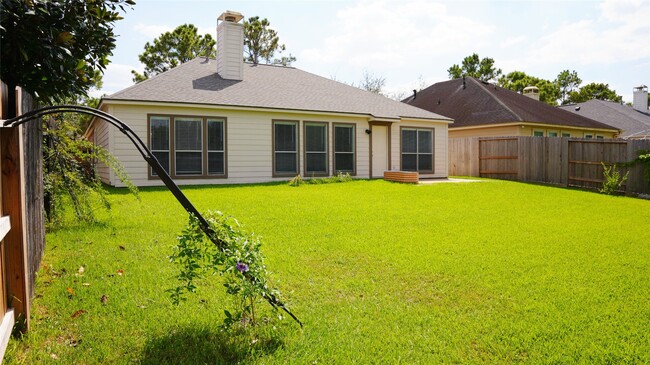 Building Photo - 3915 Summerfield Dr