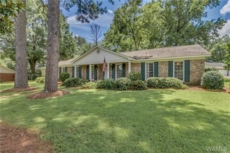 Building Photo - 401 Riverdale Dr