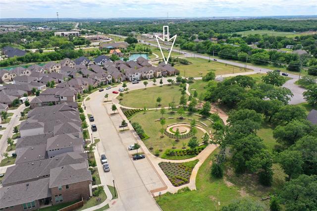 Building Photo - 734 Village Green Dr