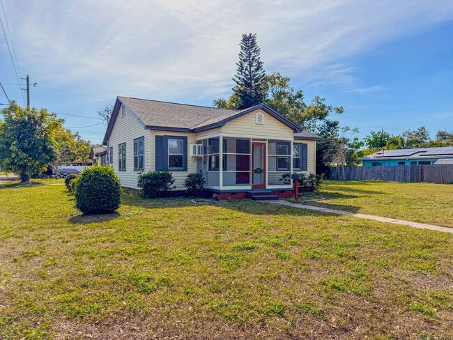 Building Photo - 3800 Dartmouth Ave N