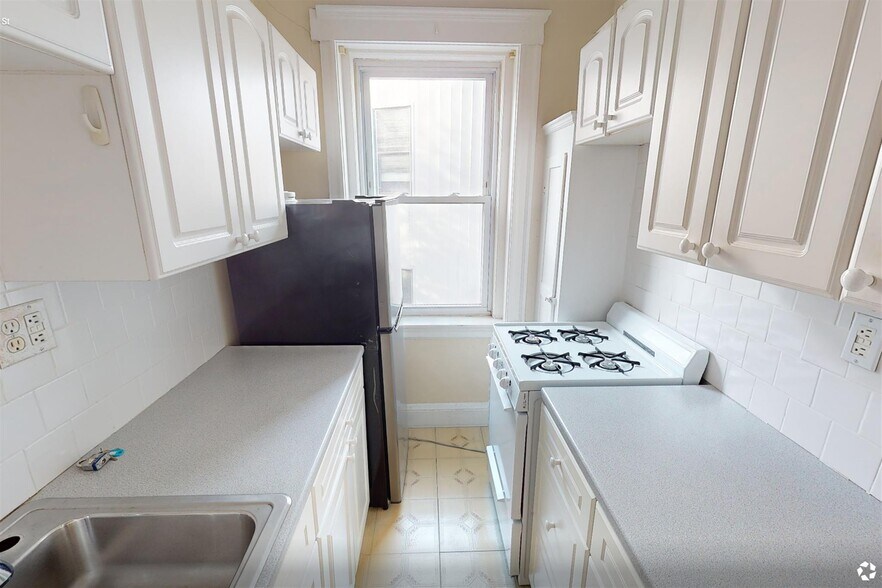 Building Photo - 10 Gray St