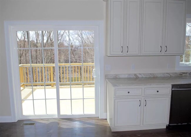 Building Photo - 61 Webster St