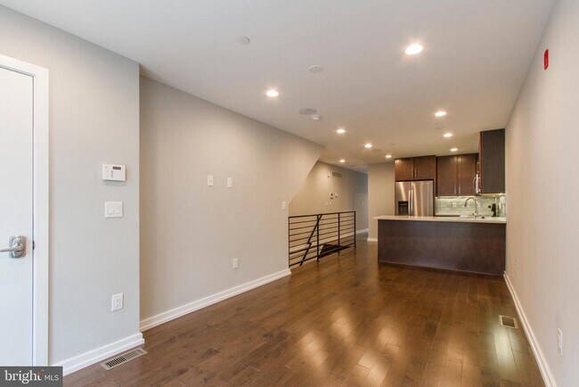 Building Photo - 908 S 21st St