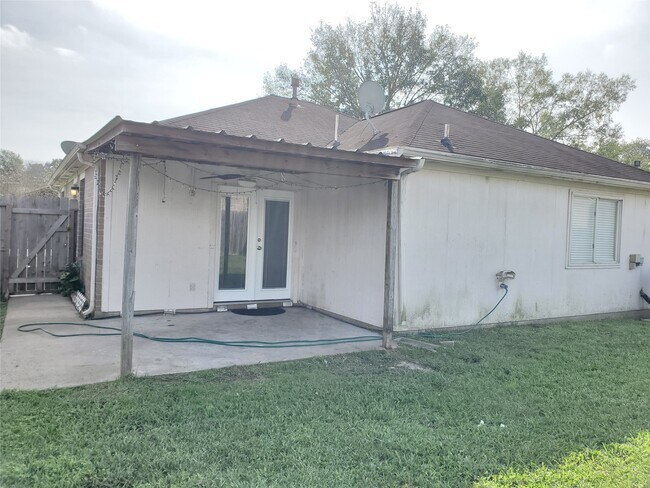 Building Photo - 1413 Bridle Path