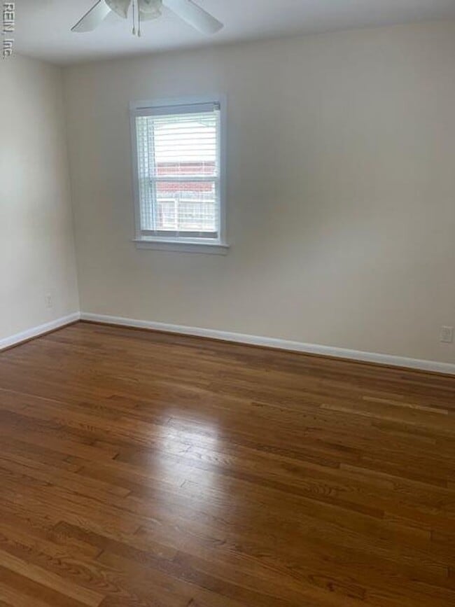 Building Photo - FOR RENT - SHORE DR / BAY AREA VIRGINIA BE...