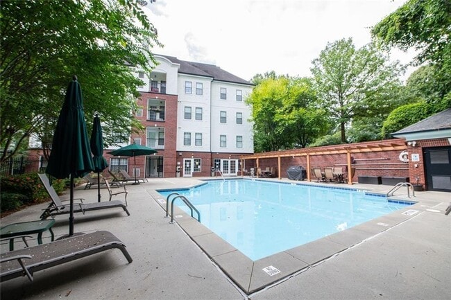 Building Photo - 3275 Lenox Rd NE