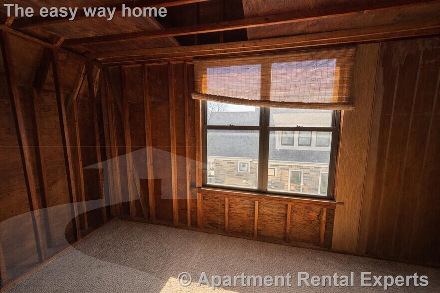 Building Photo - 1040 Broadway