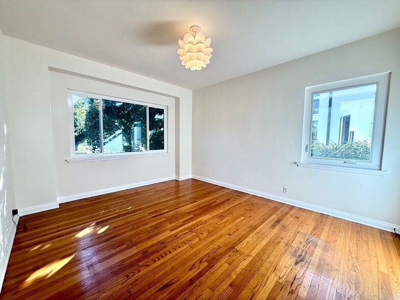 Building Photo - 1369 Norton Ave