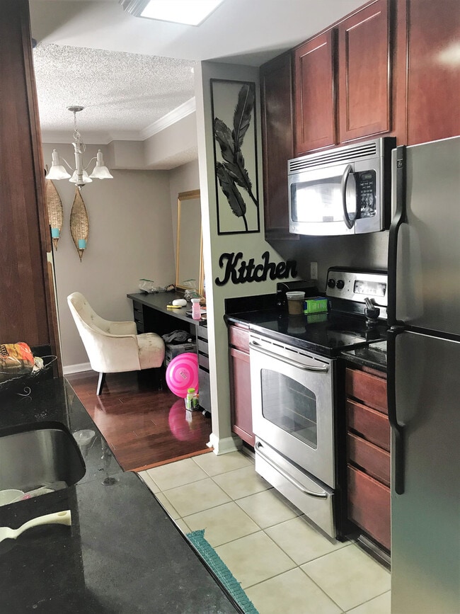 Building Photo - Nice Condo close to I-95!