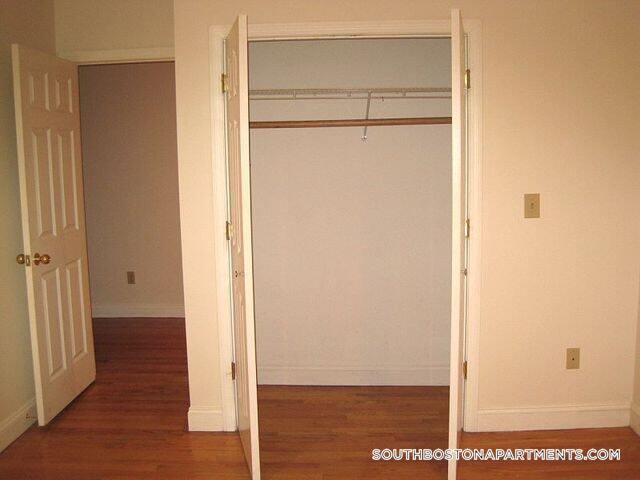 Building Photo - 550 E 3rd St