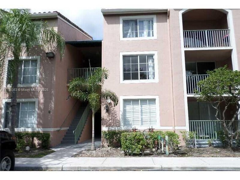 Building Photo - 12124 Saint Andrews Pl