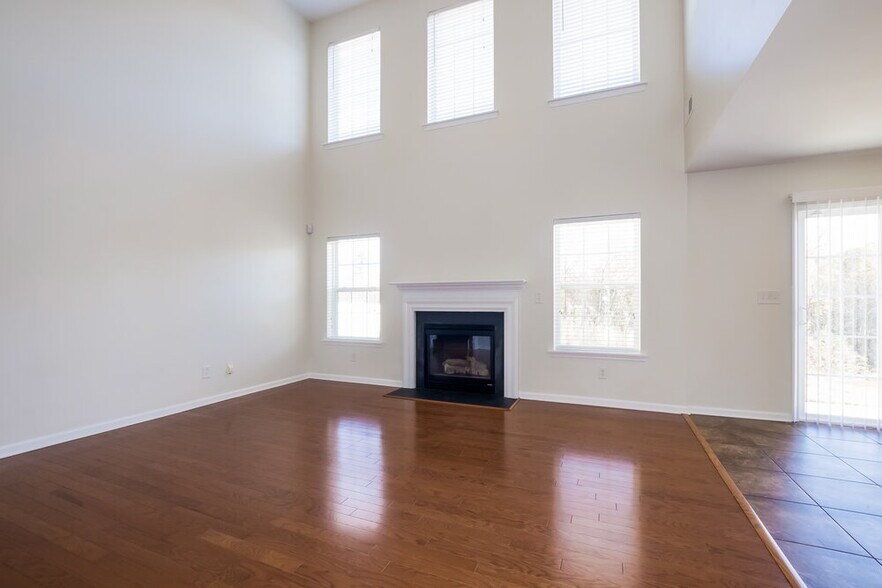 Building Photo - 10321 Samuels Way Dr