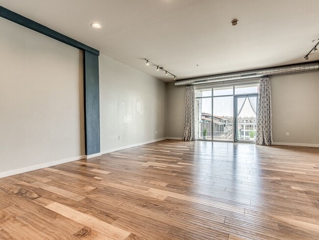 Building Photo - Military/First Responder Discount Available- 3 Bedroom/2 Bath  Downtown OKC Condo WITH 2 Covered ...