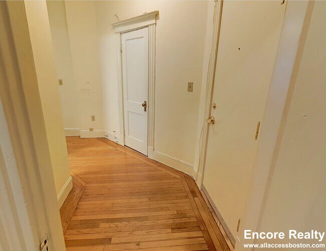 Building Photo - 15 Queensberry St