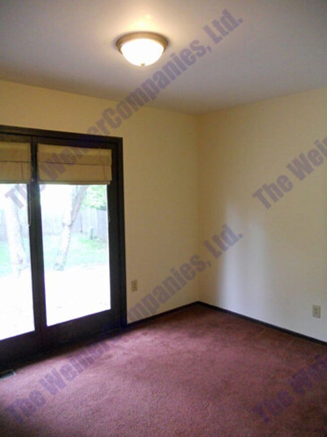 Building Photo - Sublease Available Beginning December 1st