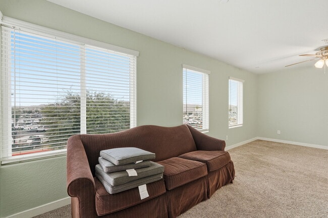 Building Photo - 1250 Abbey Ln