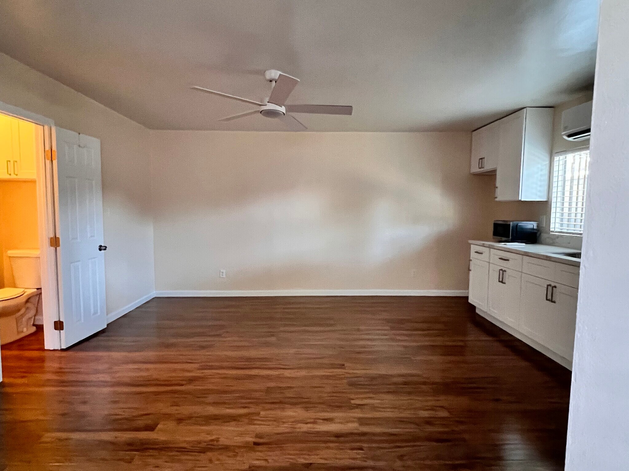Building Photo - 1404 Dawley Ave