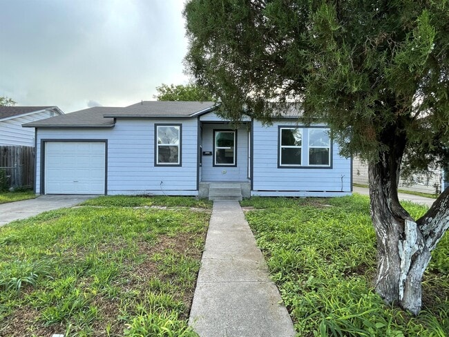 Building Photo - 4606 Nesbitt Dr