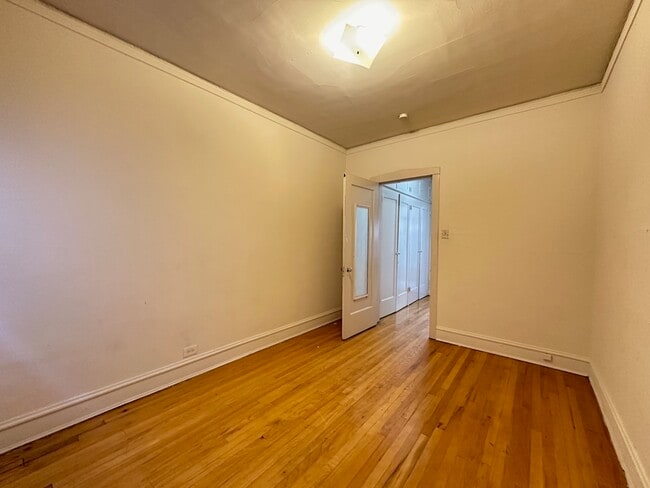 Building Photo - 1317 Oak Ave