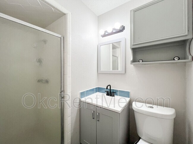 Building Photo - 106 Thompson Dr