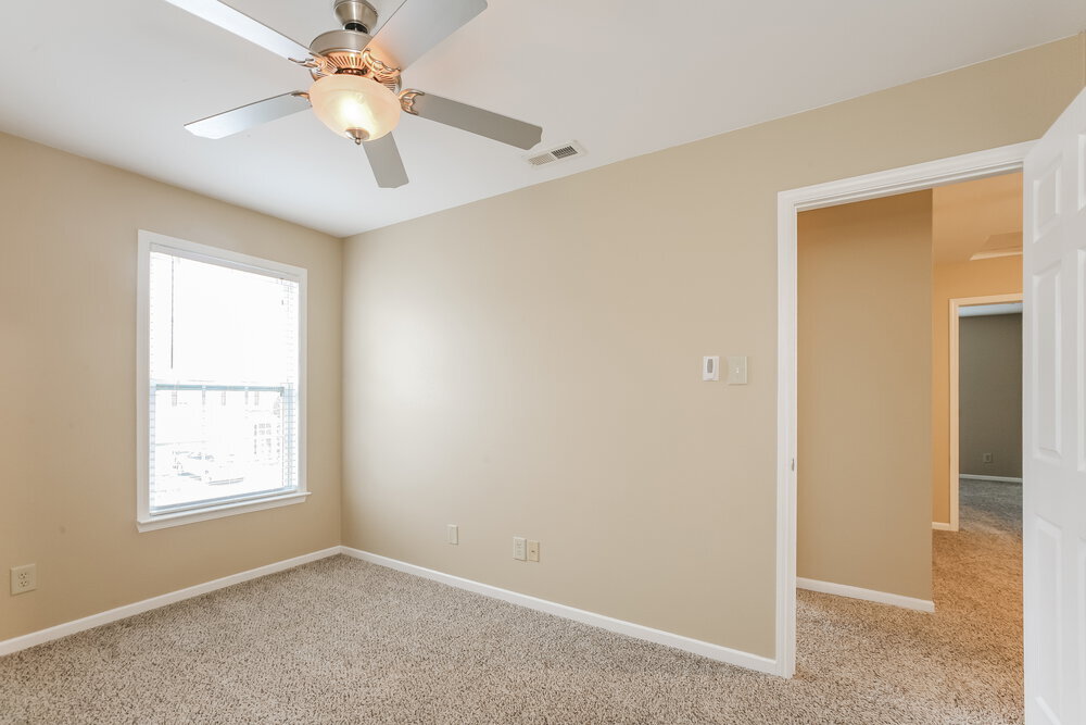 Building Photo - 10936 Mansfield Way