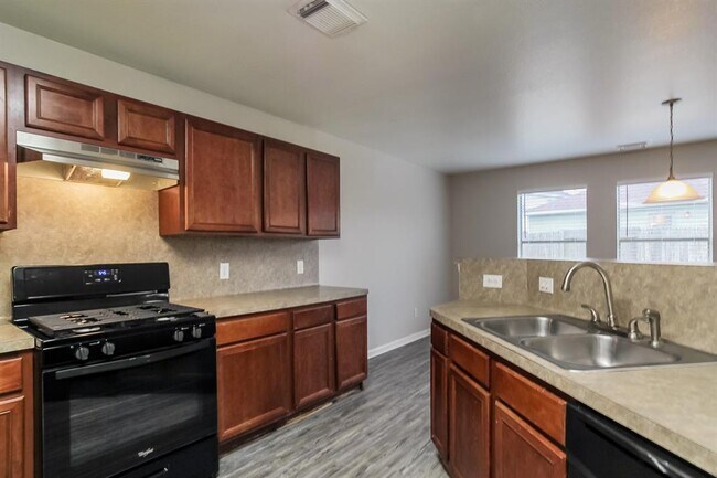 Building Photo - 430 Remington Creek Dr