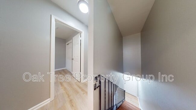 Building Photo - 418 6th St