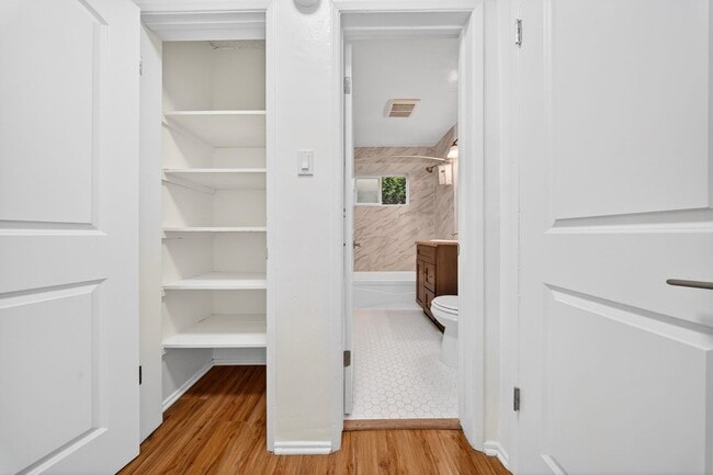 Interior Photo - 6944-6954 Coldwater Canyon Ave