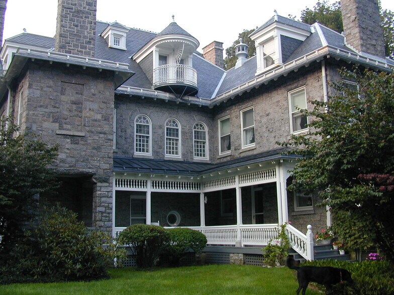 Building Photo - 700 Conestoga Rd