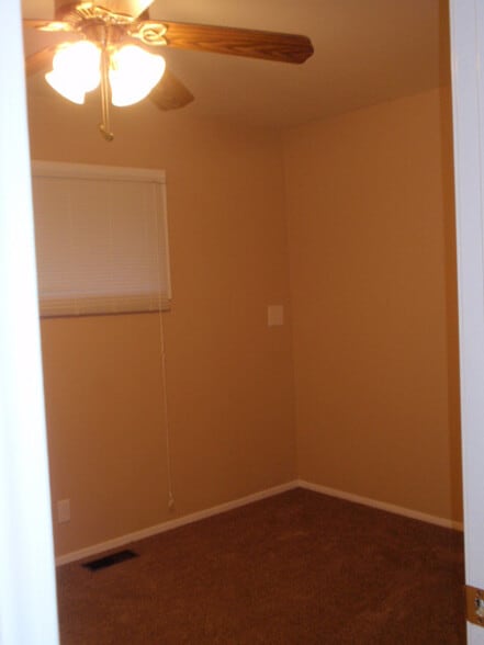 Building Photo - 3413 Calais Dr