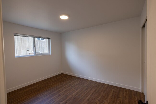 Building Photo - 723 29th Ave S