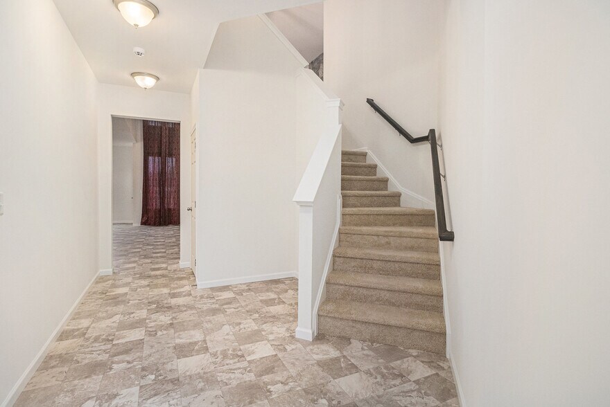 Building Photo - 35 Furlong Rd