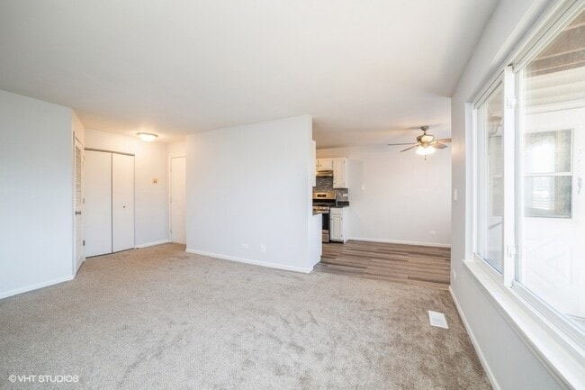 Building Photo - 373 Newport Ln