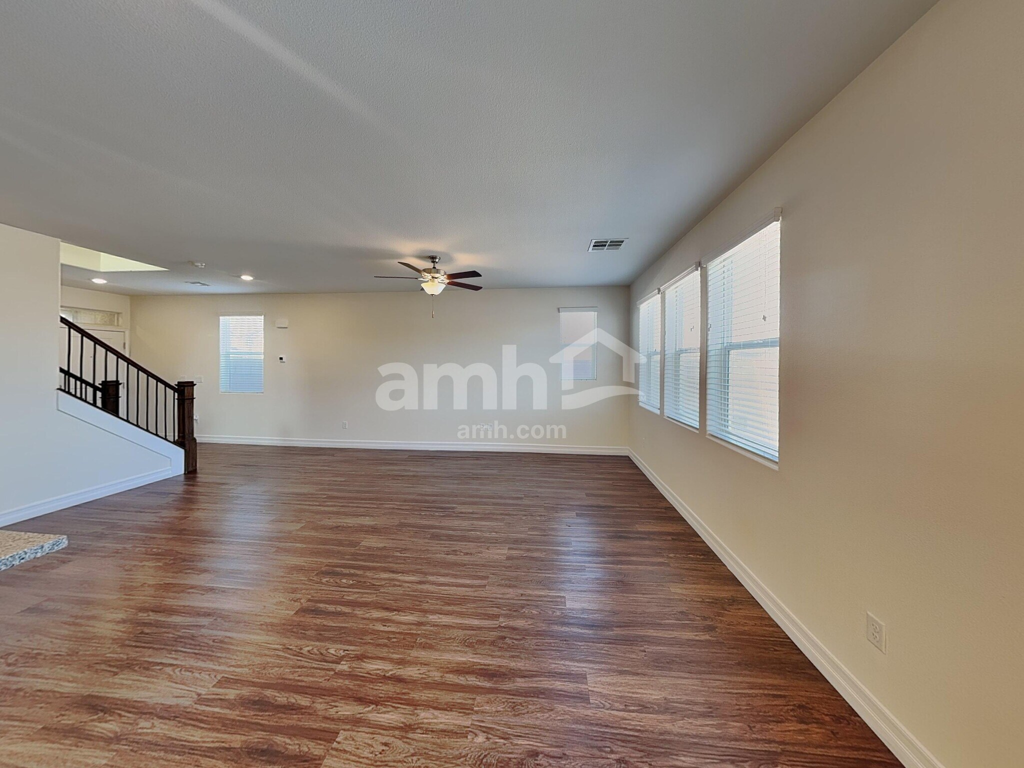 Building Photo - 5824 Petronius St