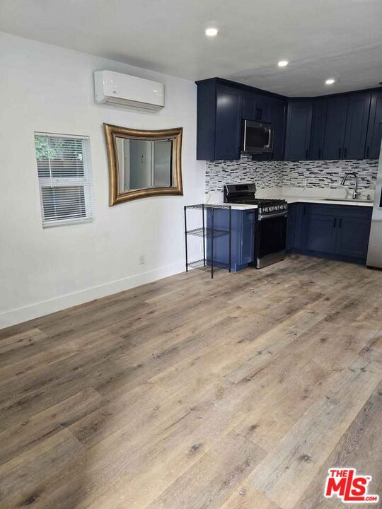 Building Photo - 14123 Califa St