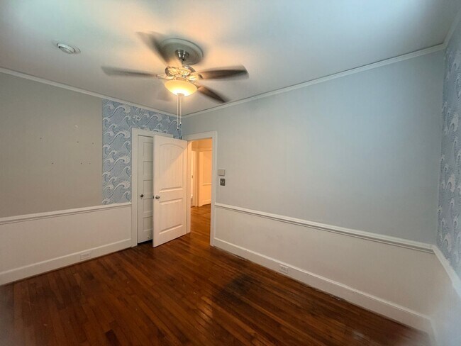 Building Photo - 1552 Sunnyside Dr