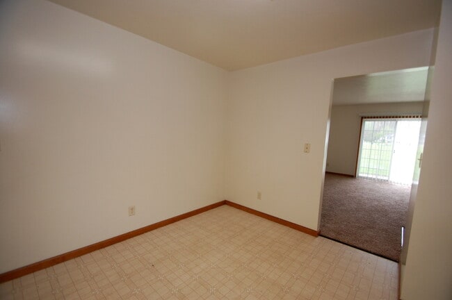 Building Photo - Nice 2-Bedroom Duplex on Tanglewood Drive in Goshen