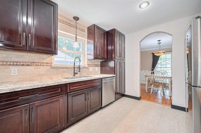 Building Photo - 14127 Britoak Ln