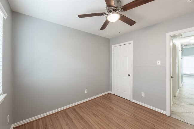 Building Photo - 6307 Pleasant Stream Dr