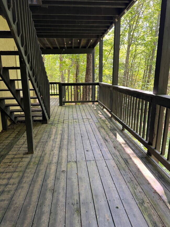Building Photo - Fairview home 5 bedroom 3 1/2 bathroom home