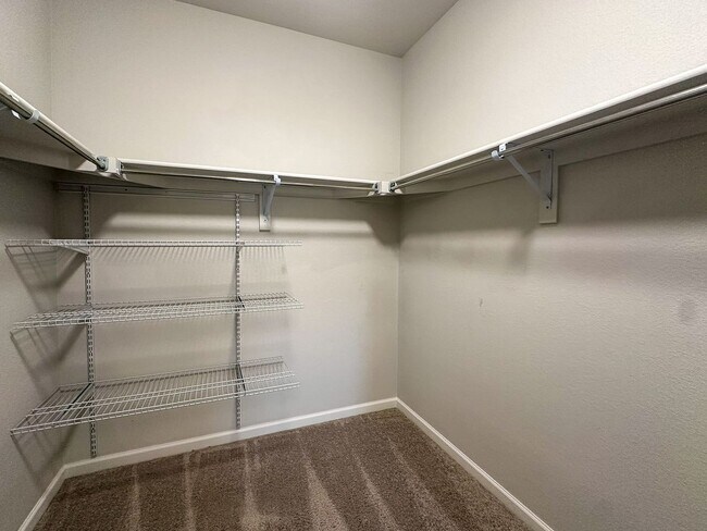 Building Photo - Alder Creek 3bd 2.5ba paired home for rent!