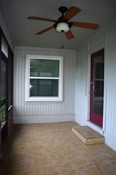 Building Photo - 10439 Inverness Dr