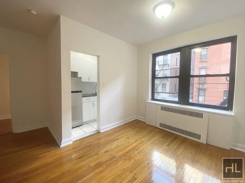 Primary Photo - EAST 55 STREET