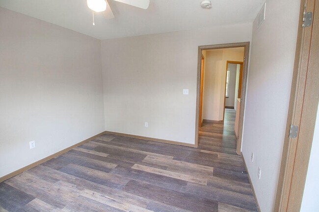 Building Photo - 1503 Greensboro Dr