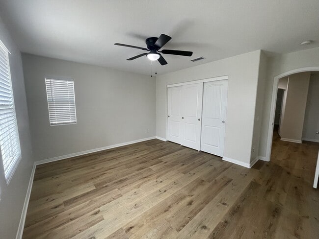 Building Photo - 37280 Parkway Dr