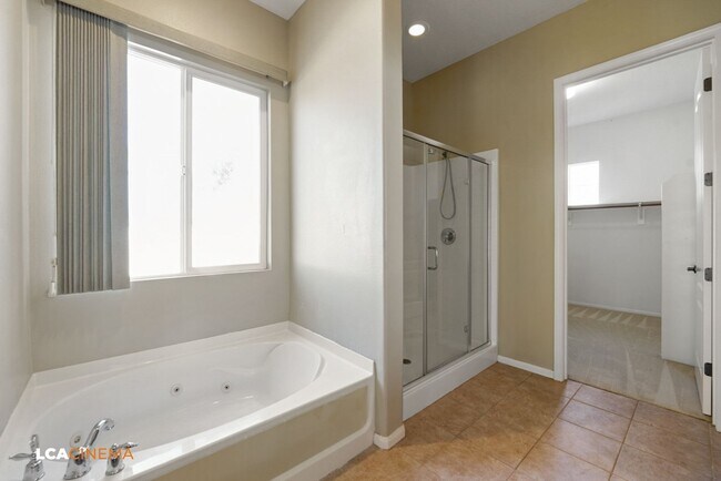 Building Photo - 5816 Calico Cove Court