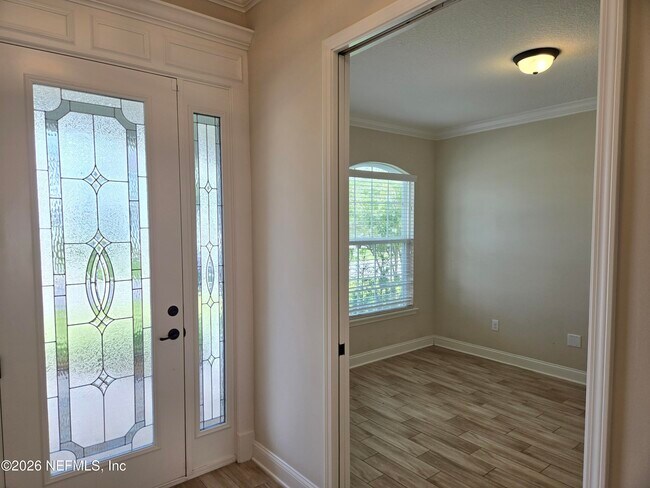 Building Photo - 835 Silver Pine Dr