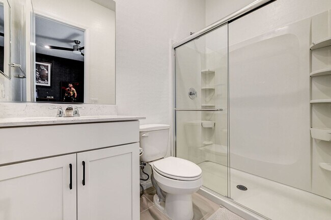 Building Photo - Stunning Fully Furnished 5-Bedroom Home in...