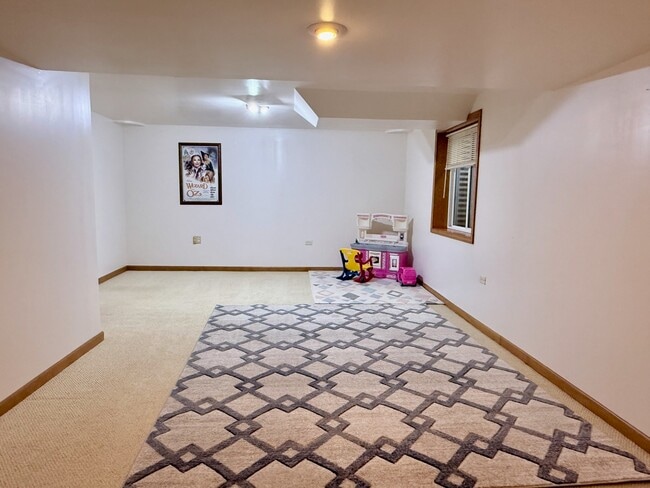 Building Photo - 34242 N Wineberry Ln