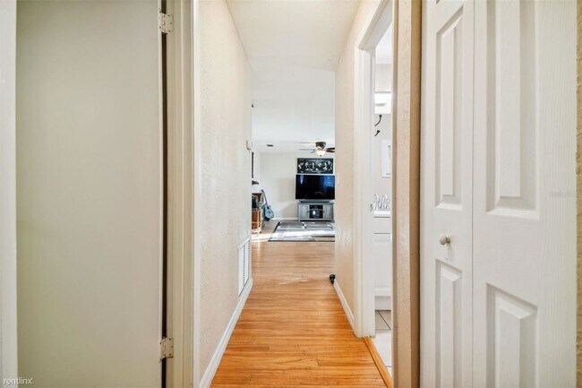 Building Photo - 2 br, 2 bath House - 4404 Hagen Avenue